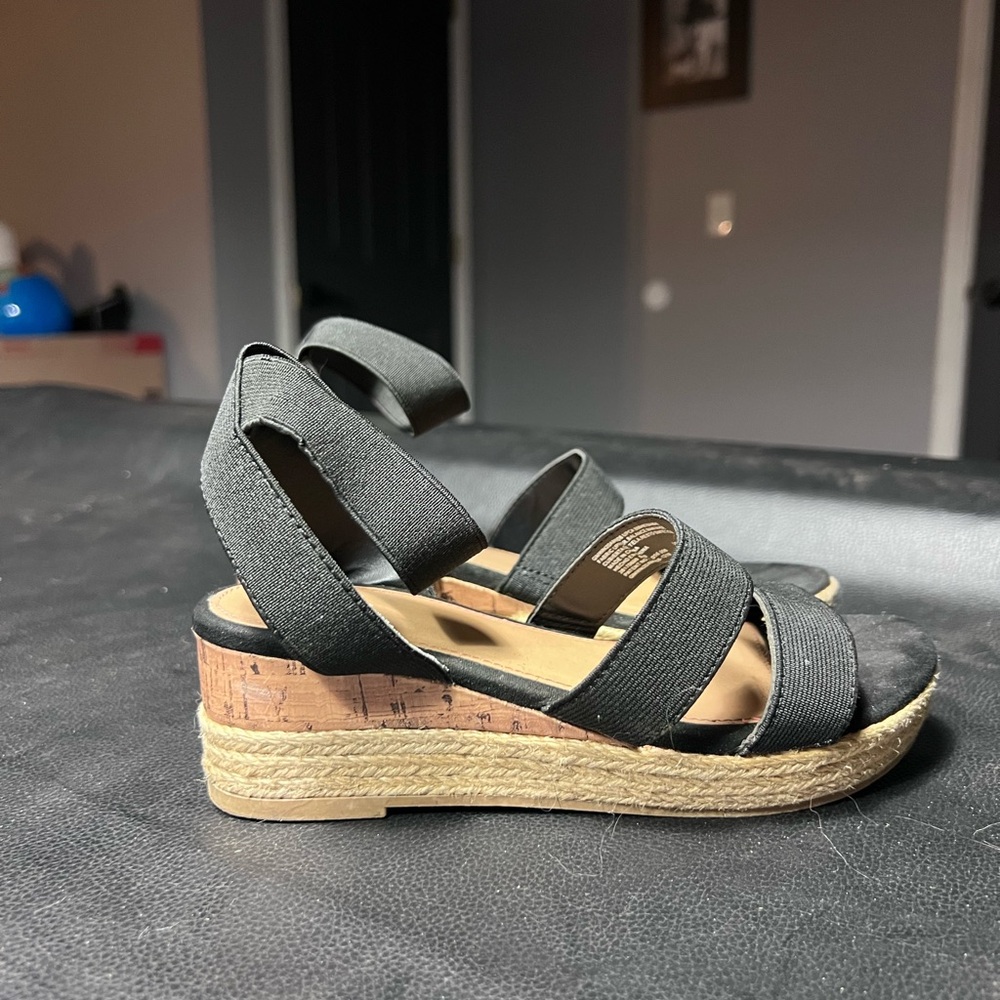Girl’s wedges